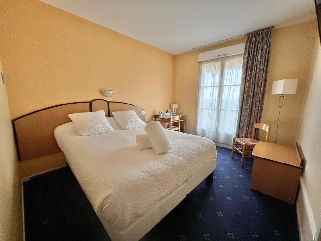 Logis Hotel Sully Le Chateau Saint-Pere-sur-Loire Exterior foto